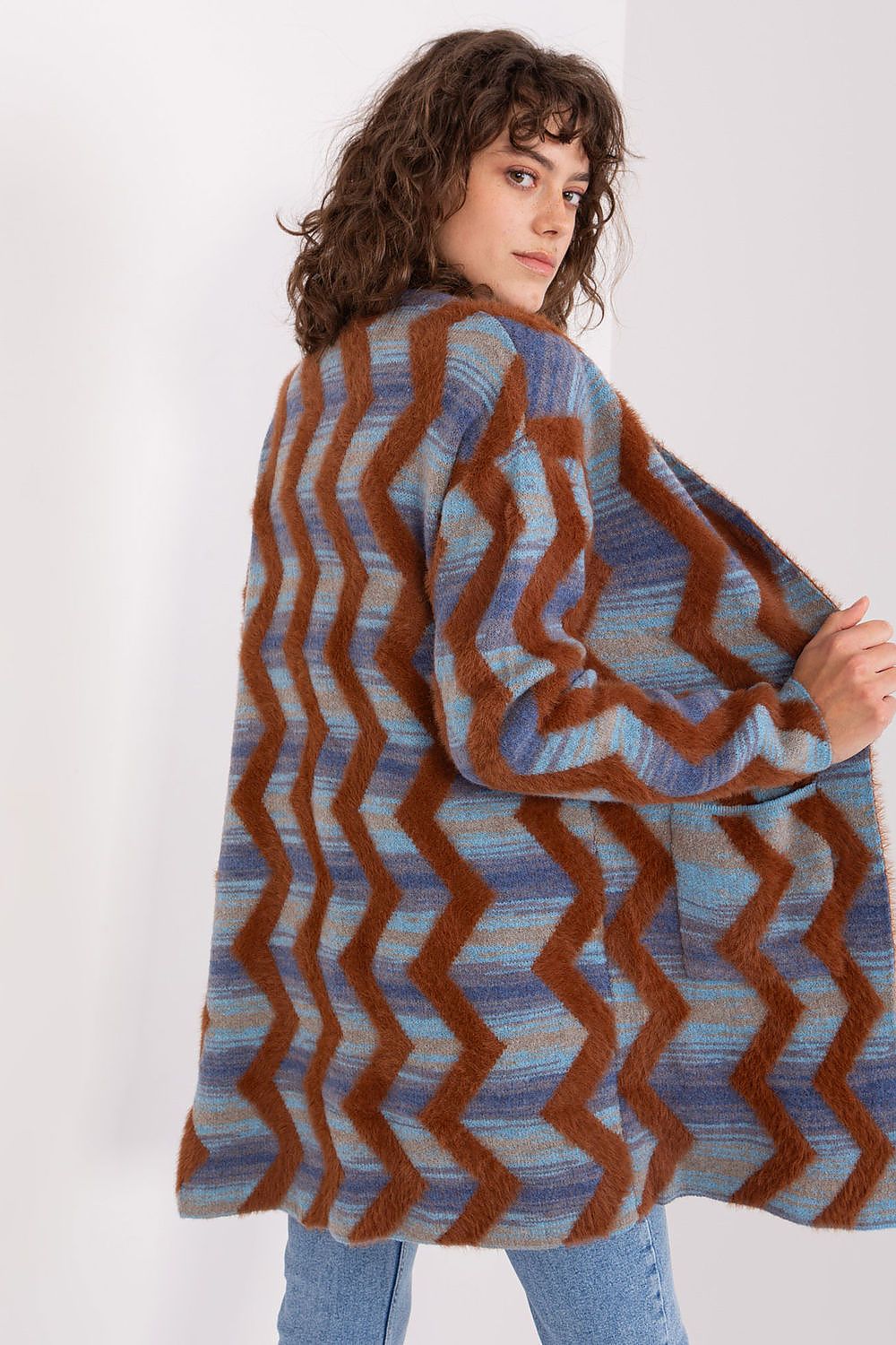 Oppdag vårt utvalg av stilfulle  Cardigan – AT til dame i ulike størrelser og kvalitetsmaterialer – perfekte til jobb; fritid og alle dager. Rask levering og gode priser hos MS Stylehaven. se mer!