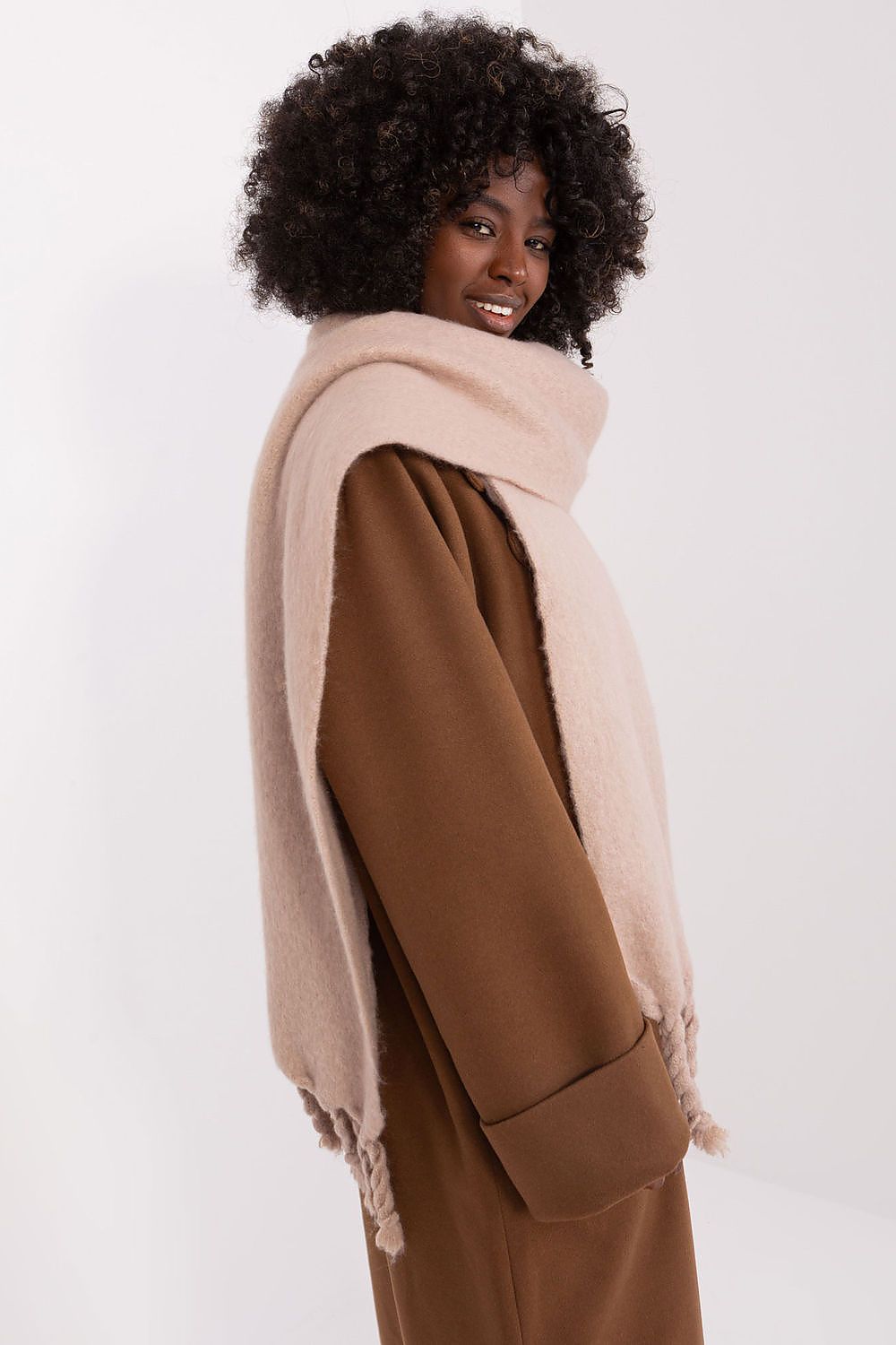 Oppdag vårt utvalg av stilfulle  Sjal - AT til dame i ulike størrelser og kvalitetsmaterialer – perfekte til jobb; fritid og alle dager. Rask levering og gode priser hos MS Stylehaven. se mer!