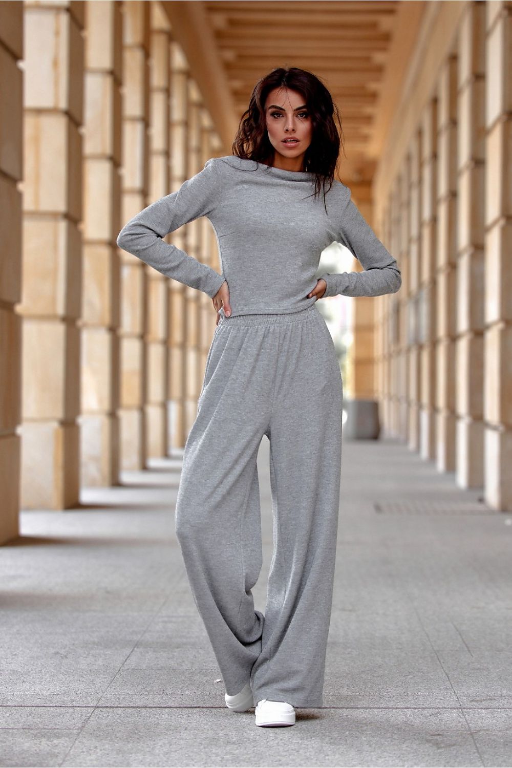 Harper – vide bukser i strikket melange fra Roco Fashion fra MS StyleHaven, størrelse 36, med long, bukselengde long, kjolelengde midi, kjolestil sheath
