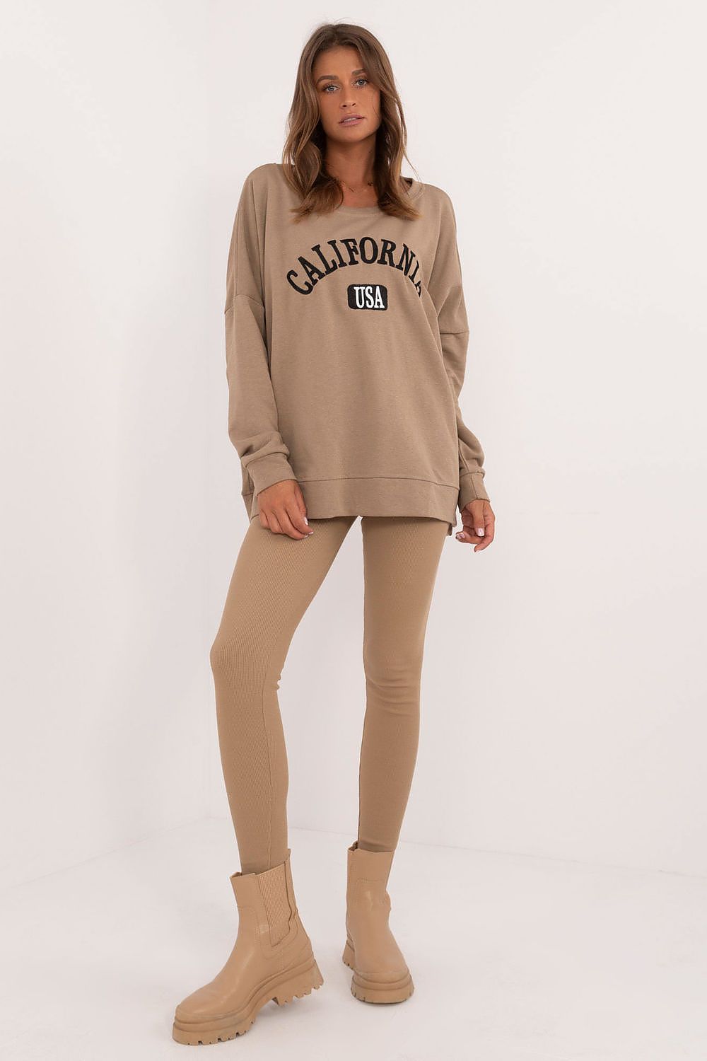 Casual Sett med Lang Sweatshirt og Ribbestrikkede Leggings - FP til dame fra MS StyleHaven, størrelse one-size-fits-all, med long, kjolelengde knee, kjolestil sweater