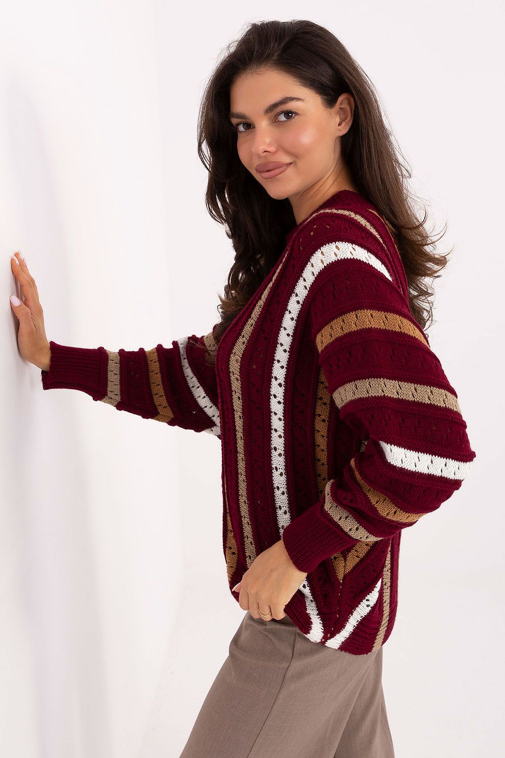 Oppdag vårt utvalg av stilfulle Beige 2 Jumper FP til dame i ulike størrelser og kvalitetsmaterialer – perfekte til jobb; fritid og alle dager. Rask levering og gode priser hos MS Stylehaven. se mer!