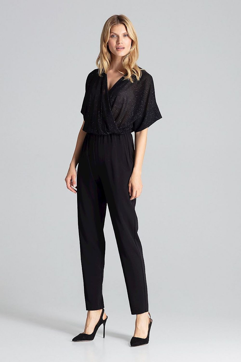 Elegant rød jumpsuit med brokade / Figl til dame fra MS StyleHaven, laget av polyester, farge Svart, størrelse L, med short ermer, perfekt til casual; dress