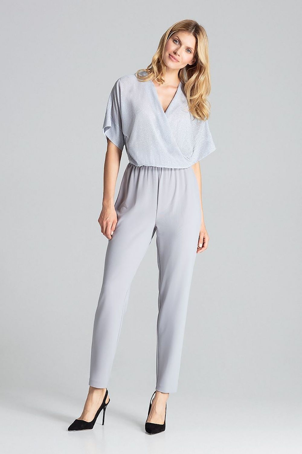 Elegant rød jumpsuit med brokade / Figl til dame fra MS StyleHaven, laget av polyester, farge Grå, størrelse s, med short ermer, perfekt til casual; dress