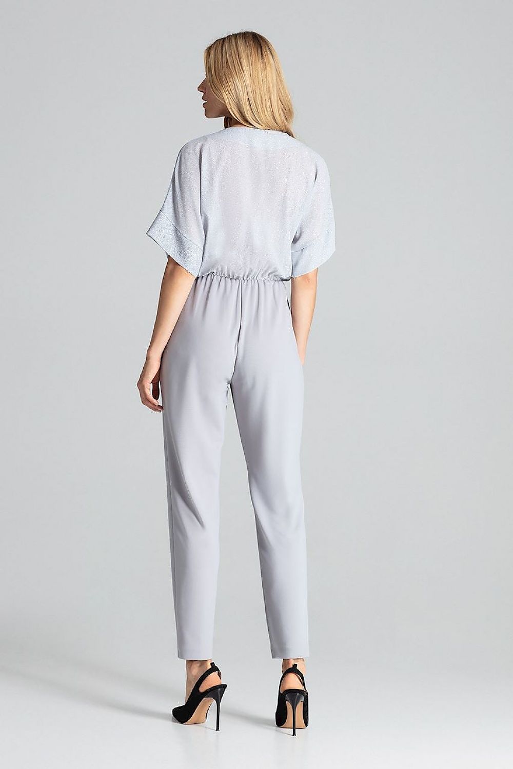 Elegant rød jumpsuit med brokade / Figl til dame fra MS StyleHaven, laget av polyester, farge Grå, størrelse M, med short ermer, perfekt til casual; dress