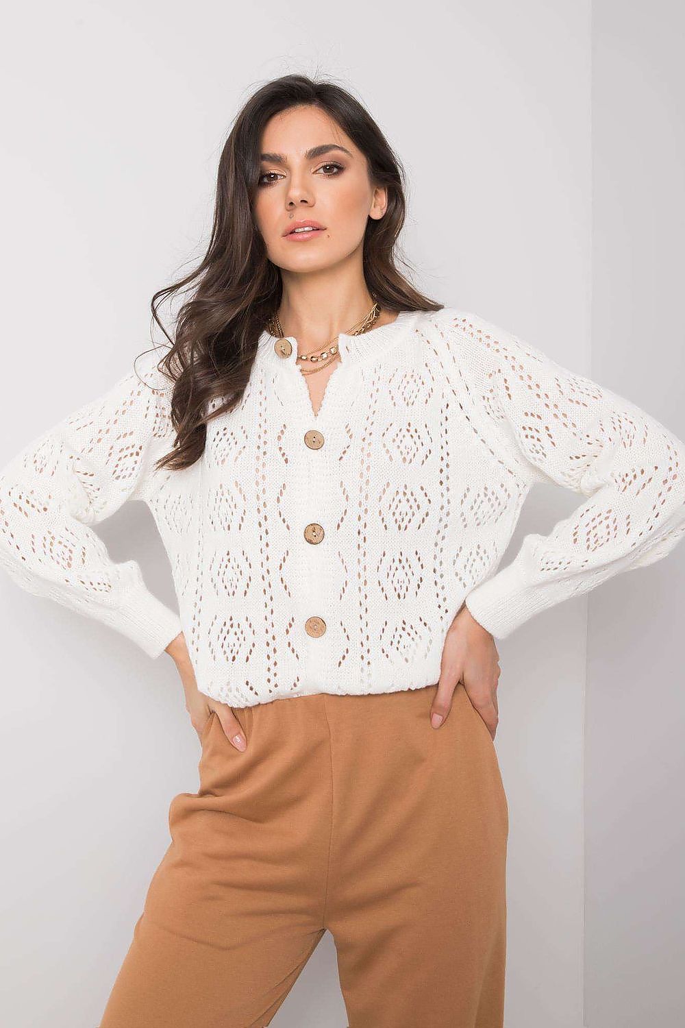 Oppdag vårt utvalg av stilfulle  Cardigan Och Bella til dame i ulike størrelser og kvalitetsmaterialer – perfekte til jobb; fritid og alle dager. Rask levering og gode priser hos MS Stylehaven. se mer!