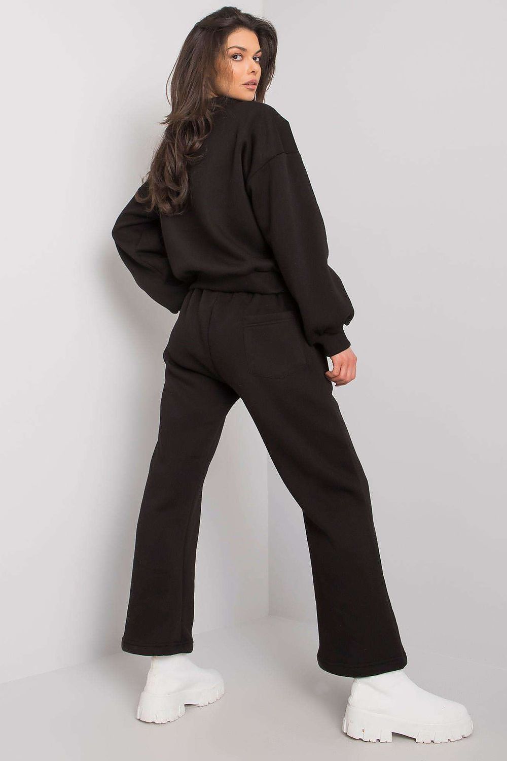 Oppdag vårt utvalg av stilfulle  Sett Ex Moda til dame i ulike størrelser og kvalitetsmaterialer – perfekte til jobb; fritid og alle dager. Rask levering og gode priser hos MS Stylehaven. se mer!