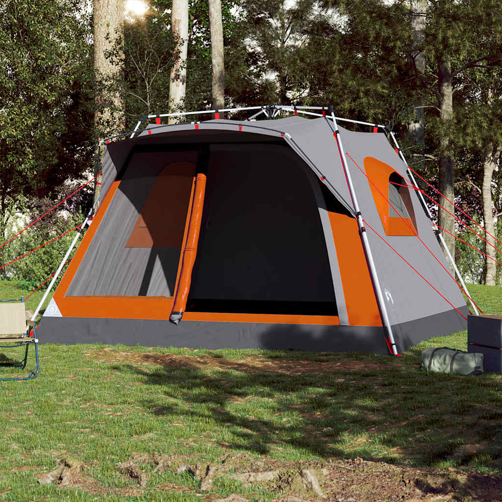 Opplev plass og frihet med telt for 7–10 personer. Inkluderer oppholdsrom, soverom og værbeskyttelse – ideelt for lengre campingferier.