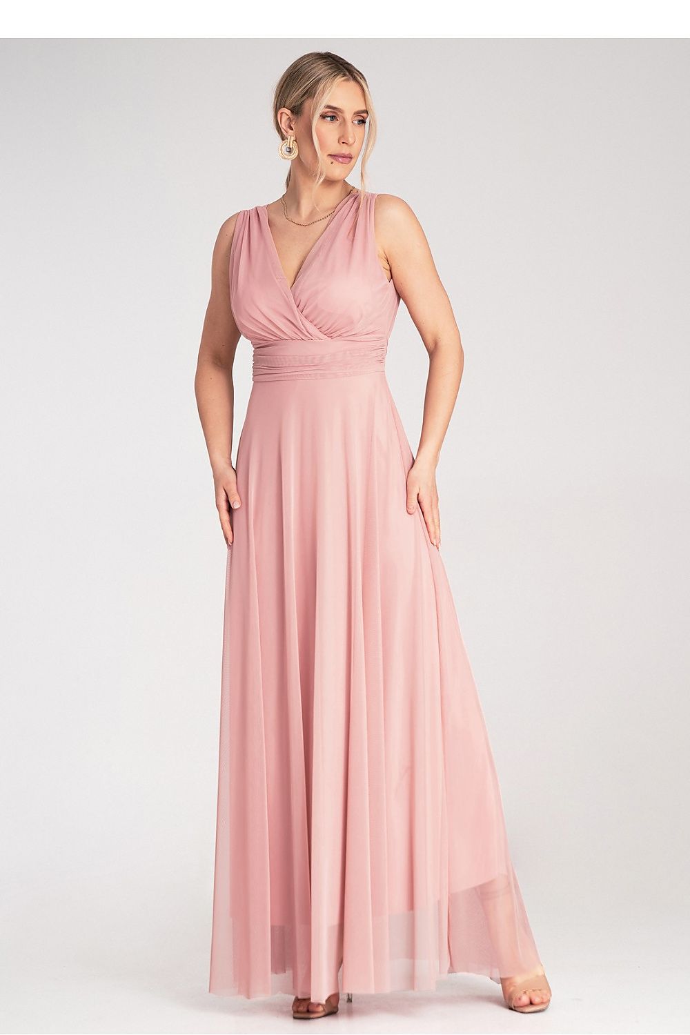 Utforsk våre cocktailkjoler – perfekte for anledninger som krever en chic, semi-formell stil. Fra den klassiske lille sorte til fargerike og trendy selskapskjoler. Explore our gorgeous cocktail dresses – from little black dress to colorful party looks.