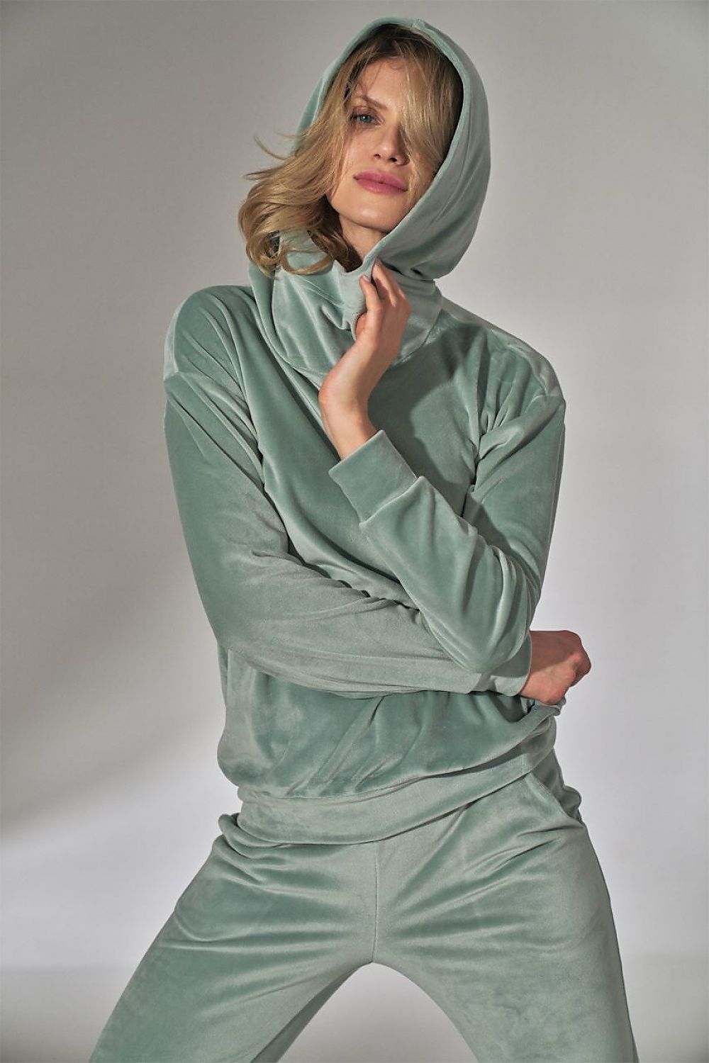 Hettegensere til dame – stilige og komfortable hoodies for hverdag, trening og fritid. Women’s hoodies – trendy and comfortable sweatshirts for everyday wear, sports, and relaxing.| MS StyleHaven™