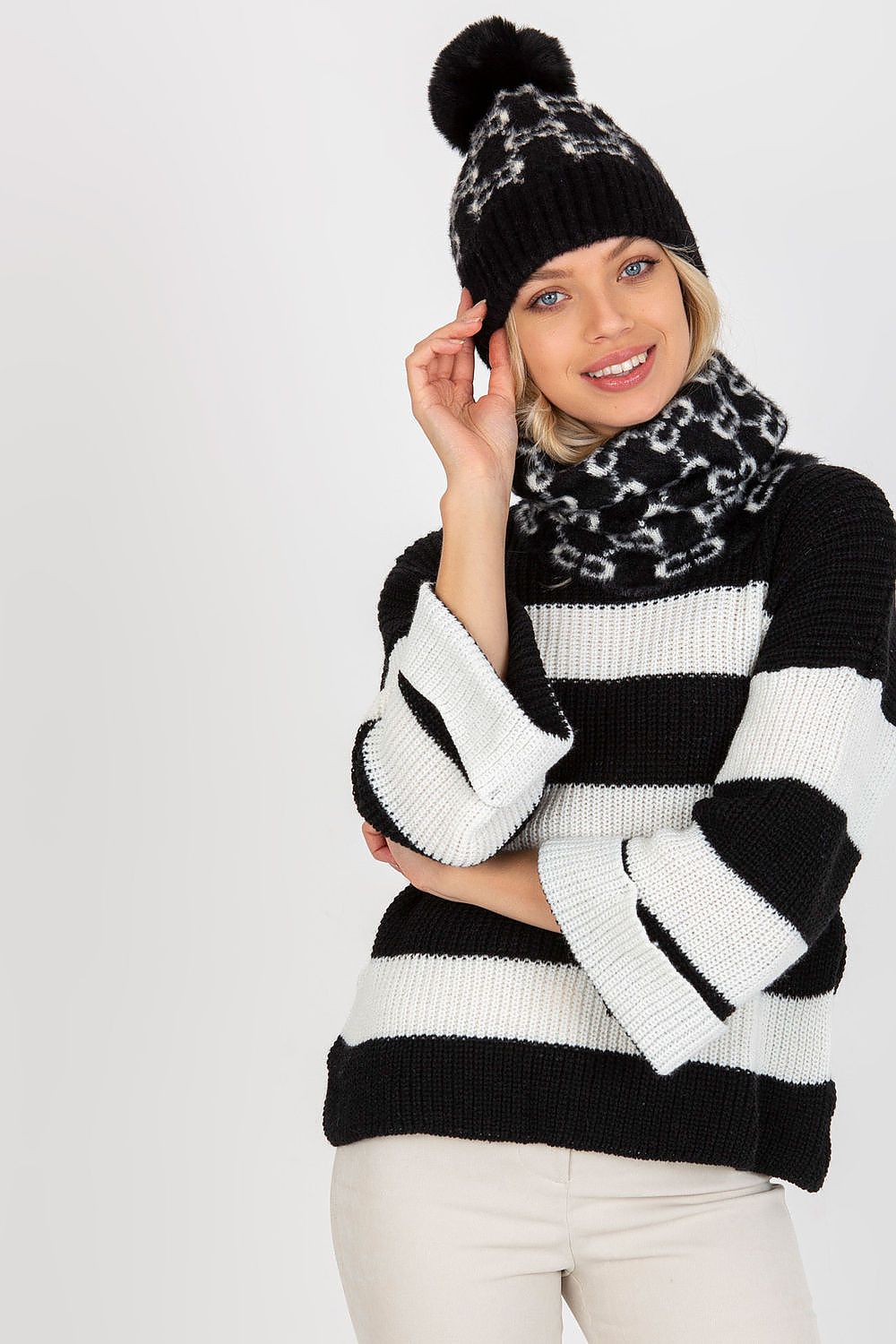 Vinter accessories for dame – skjerf, luer, beanies, hansker og pannebånd fra MS StyleHaven. Women’s winter accessories – scarves, hats, beanies, gloves and headbands from MS StyleHaven