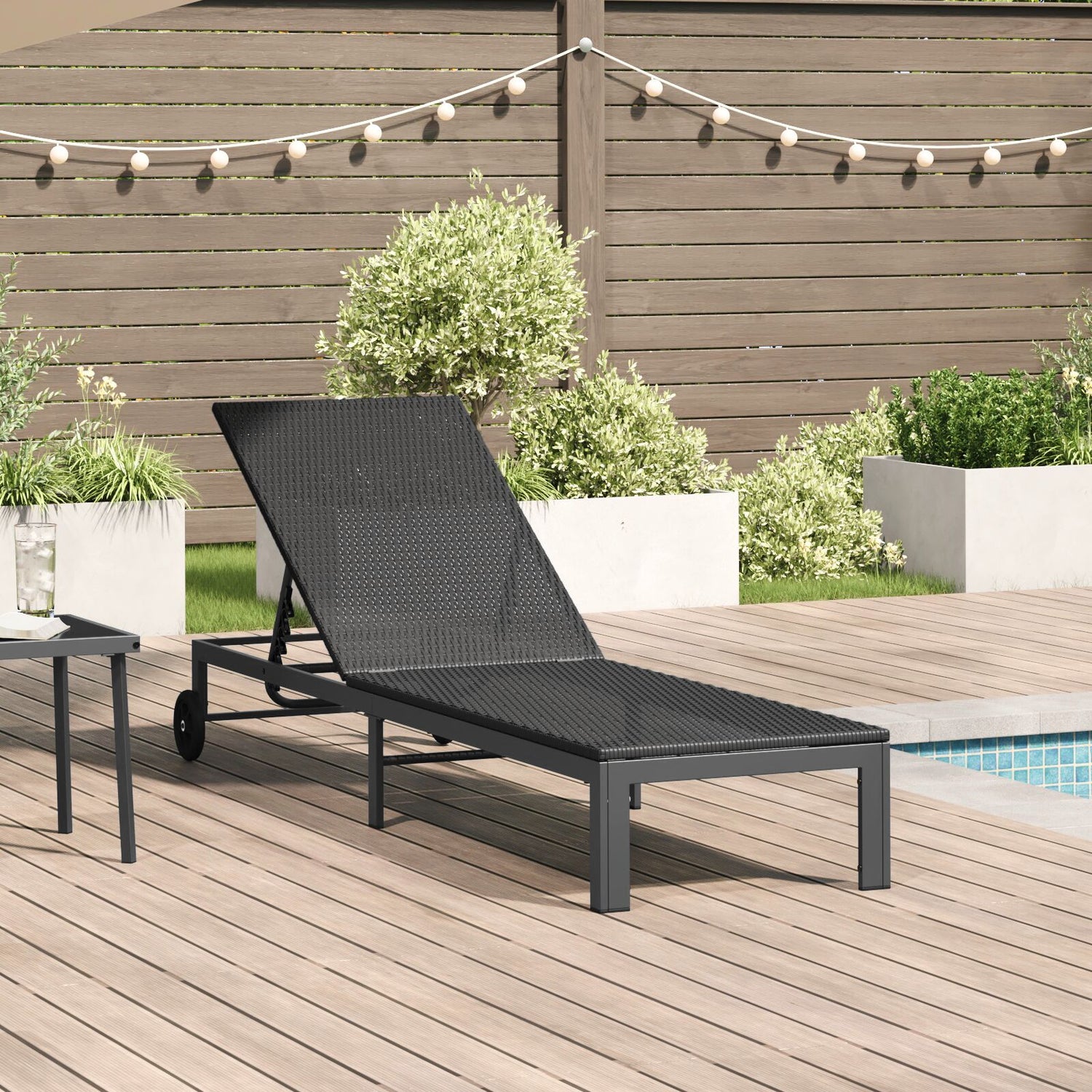 Solseng Med Hjul Svart Poly Rattan