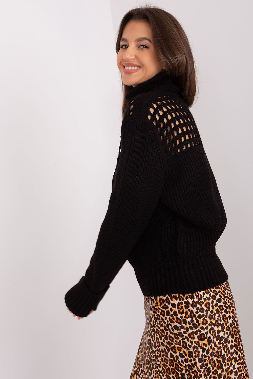 Oppdag vårt utvalg av stilfulle Beige Høyhalset hals fabrikkpris til dame i ulike størrelser og kvalitetsmaterialer – perfekte til jobb, fritid og alle dager. Rask levering og gode priser hos MS Stylehaven. se mer!