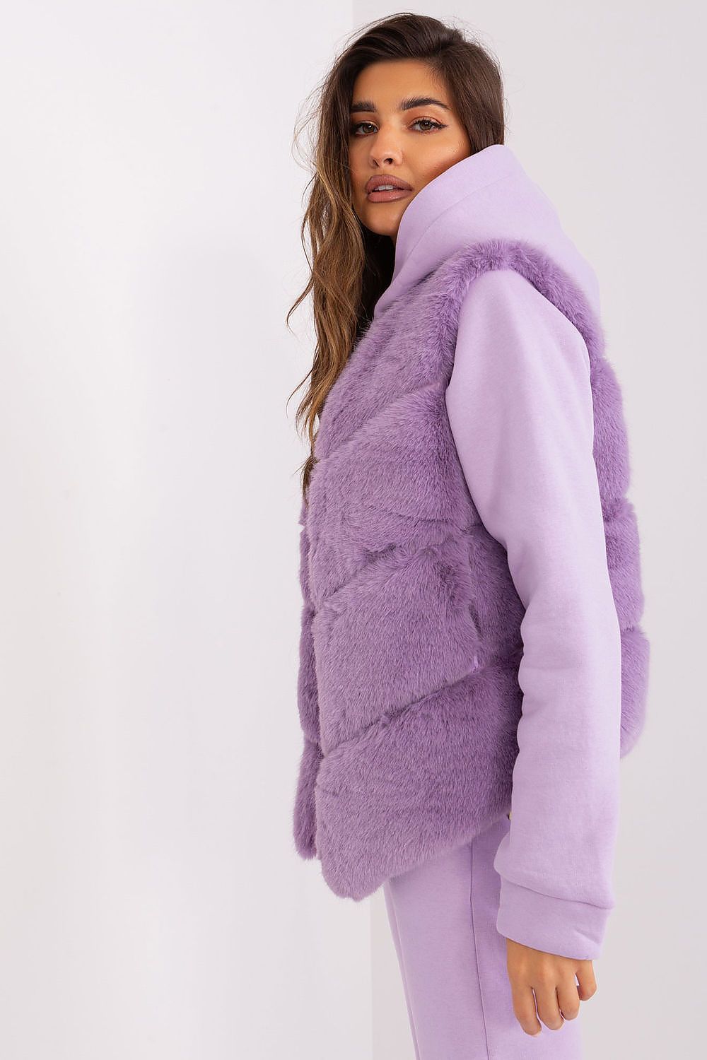 Oppdag vårt utvalg av stilfulle Grønn Vest - AT til dame i ulike størrelser og kvalitetsmaterialer – perfekte til jobb; fritid og alle dager. Rask levering og gode priser hos MS Stylehaven. se mer!