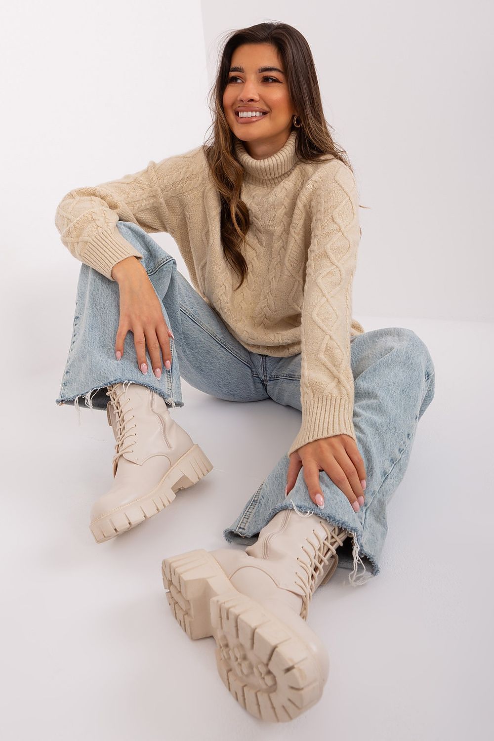 Oppdag vårt utvalg av stilfulle Svart Jumper - AT til dame i ulike størrelser og kvalitetsmaterialer - perfekte til jobb; fritid og alle dager. Rask levering og gode priser hos MS Stylehaven. se mer!