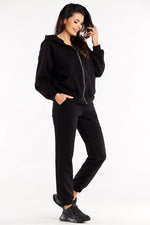 Oppdag vårt utvalg av stilfulle Svart Treningsbukser Infinite You til dame i ulike størrelser og kvalitetsmaterialer – perfekte til jobb; fritid og alle dager. Rask levering og gode priser hos MS Stylehaven. se mer!