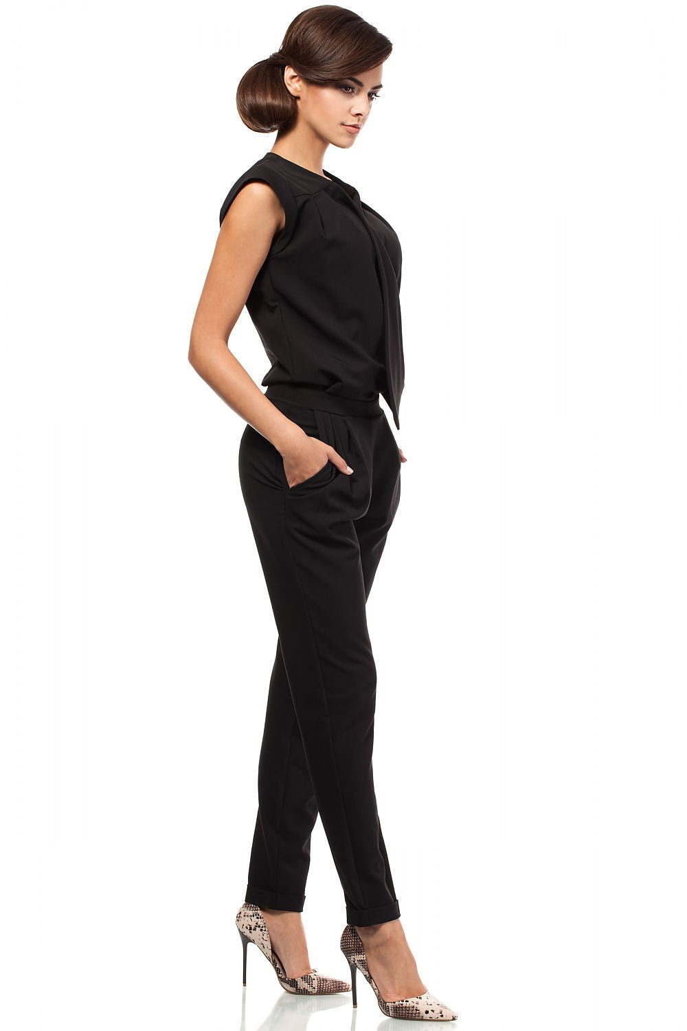 Ermeløs Jumpsuit - Moe til dame fra MS StyleHaven, laget av polyester; Viskose, farge Svart, størrelse M, med sleeveless ermer, perfekt til casual; dress