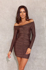 Glitrende off-shoulder minikjole - Roco Fashion fra MS StyleHaven, størrelse 38, med long, bukselengde long, kjolelengde mini, kjolestil sheath