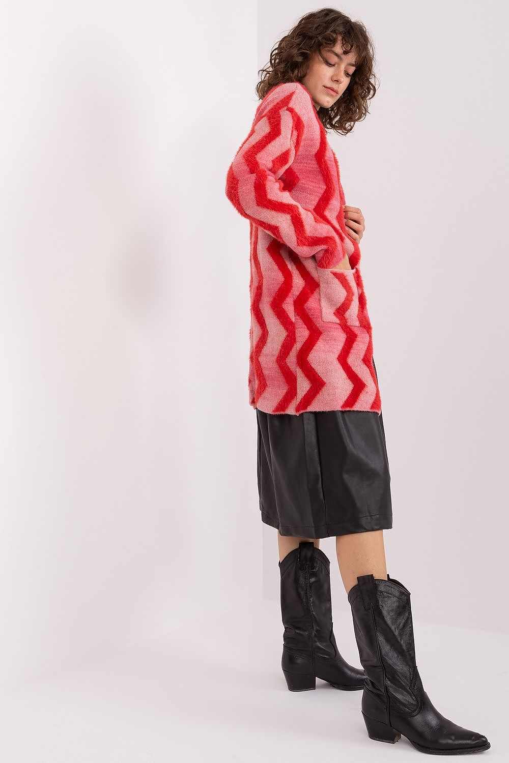 Oppdag vårt utvalg av stilfulle  Cardigan – AT til dame i ulike størrelser og kvalitetsmaterialer – perfekte til jobb; fritid og alle dager. Rask levering og gode priser hos MS Stylehaven. se mer!