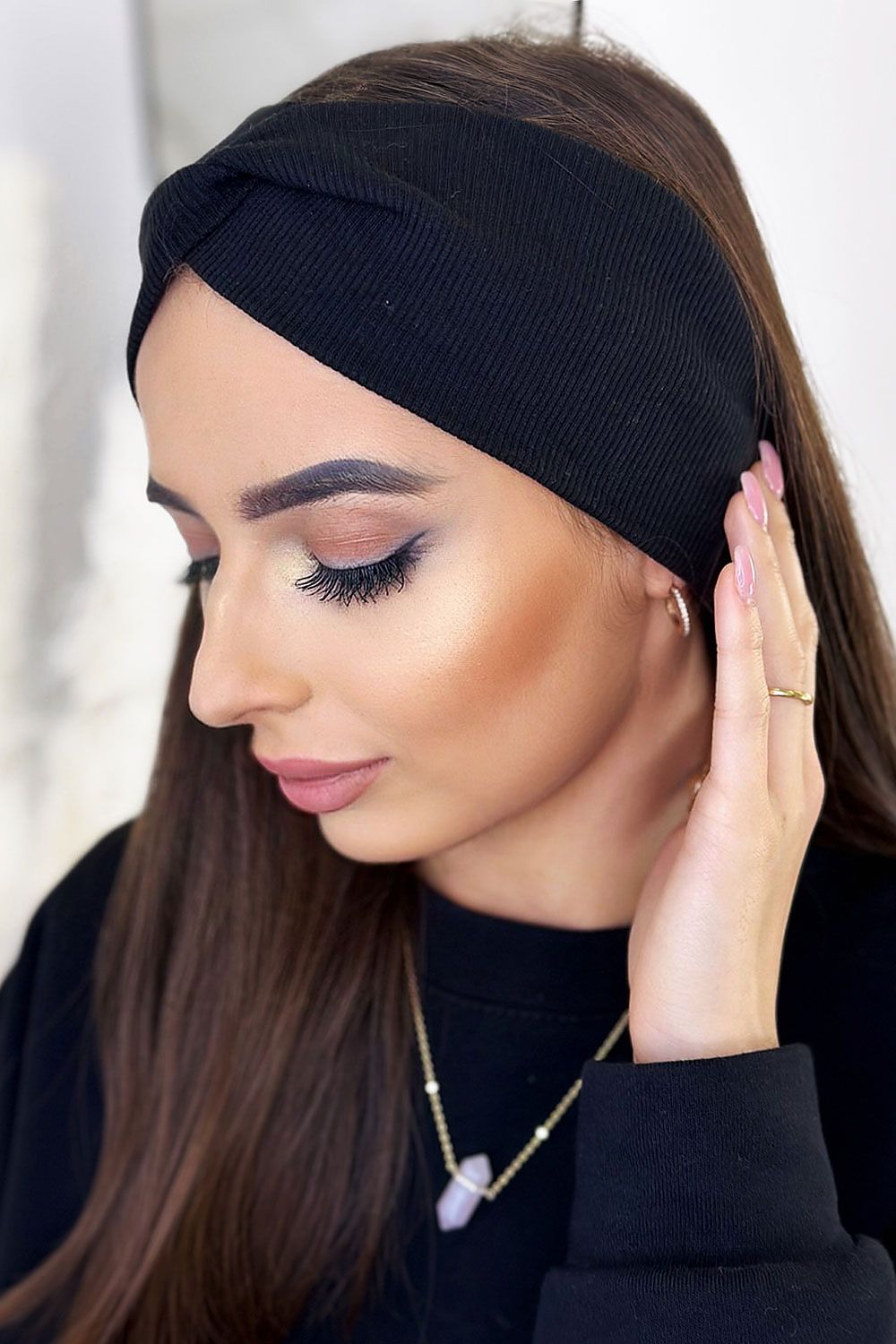 Oppdag vårt utvalg av stilfulle Svart Pannebånd IVON til dame i ulike størrelser og kvalitetsmaterialer – perfekte til jobb, fritid og alle dager. Rask levering og gode priser hos MS Stylehaven. se mer!