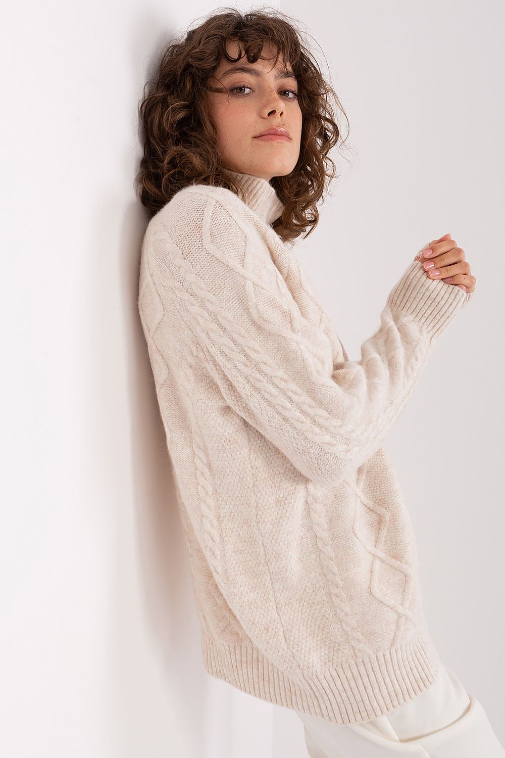 Oppdag vårt utvalg av stilfulle  Jumper - AT til dame i ulike størrelser og kvalitetsmaterialer – perfekte til jobb; fritid og alle dager. Rask levering og gode priser hos MS Stylehaven. se mer!