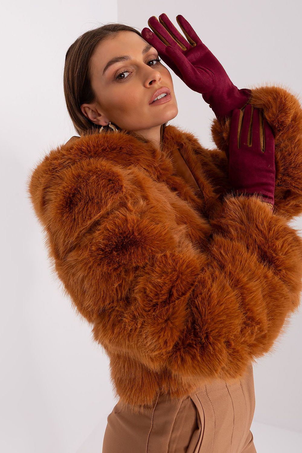 Oppdag vårt utvalg av stilfulle  Hansker AT til dame i ulike størrelser og kvalitetsmaterialer – perfekte til jobb, fritid og alle dager. Rask levering og gode priser hos MS Stylehaven. se mer!