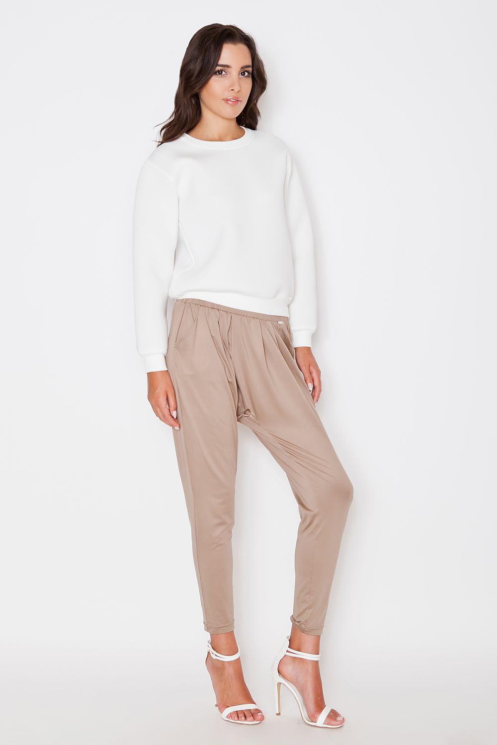 Oppdag vårt utvalg av stilfulle Beige Genser Katrus til dame i ulike størrelser og kvalitetsmaterialer – perfekte til jobb; fritid og alle dager. Rask levering og gode priser hos MS Stylehaven. se mer!