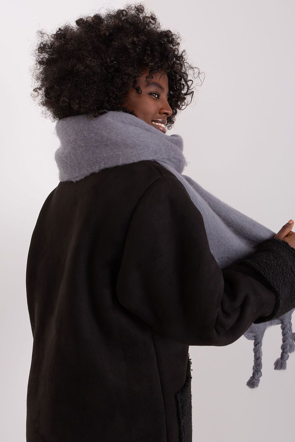 Oppdag vårt utvalg av stilfulle  Sjal - AT til dame i ulike størrelser og kvalitetsmaterialer – perfekte til jobb; fritid og alle dager. Rask levering og gode priser hos MS Stylehaven. se mer!