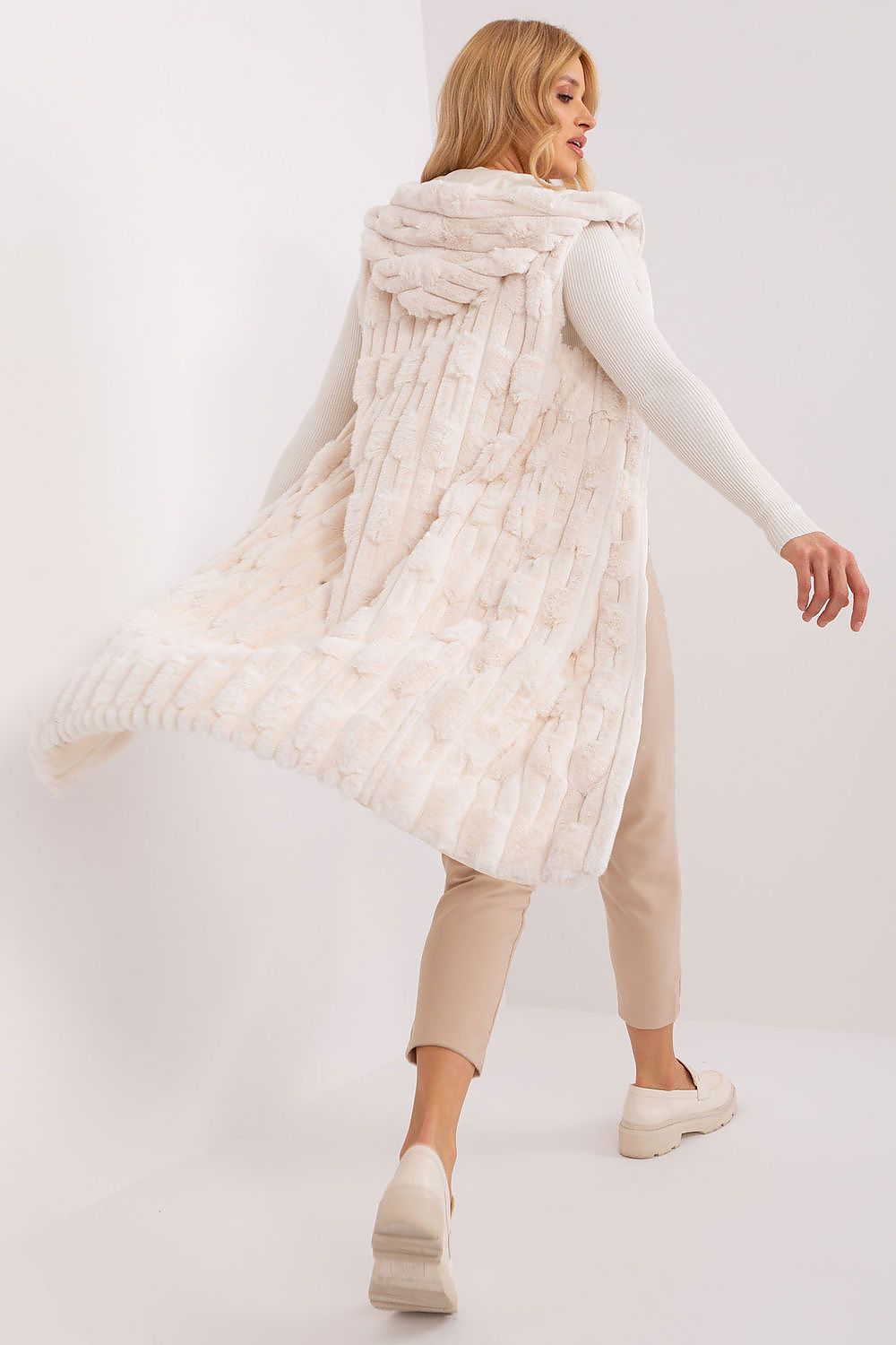 Oppdag vårt utvalg av stilfulle Beige 2 Vest - AT til dame i ulike størrelser og kvalitetsmaterialer – perfekte til jobb; fritid og alle dager. Rask levering og gode priser hos MS Stylehaven. se mer!