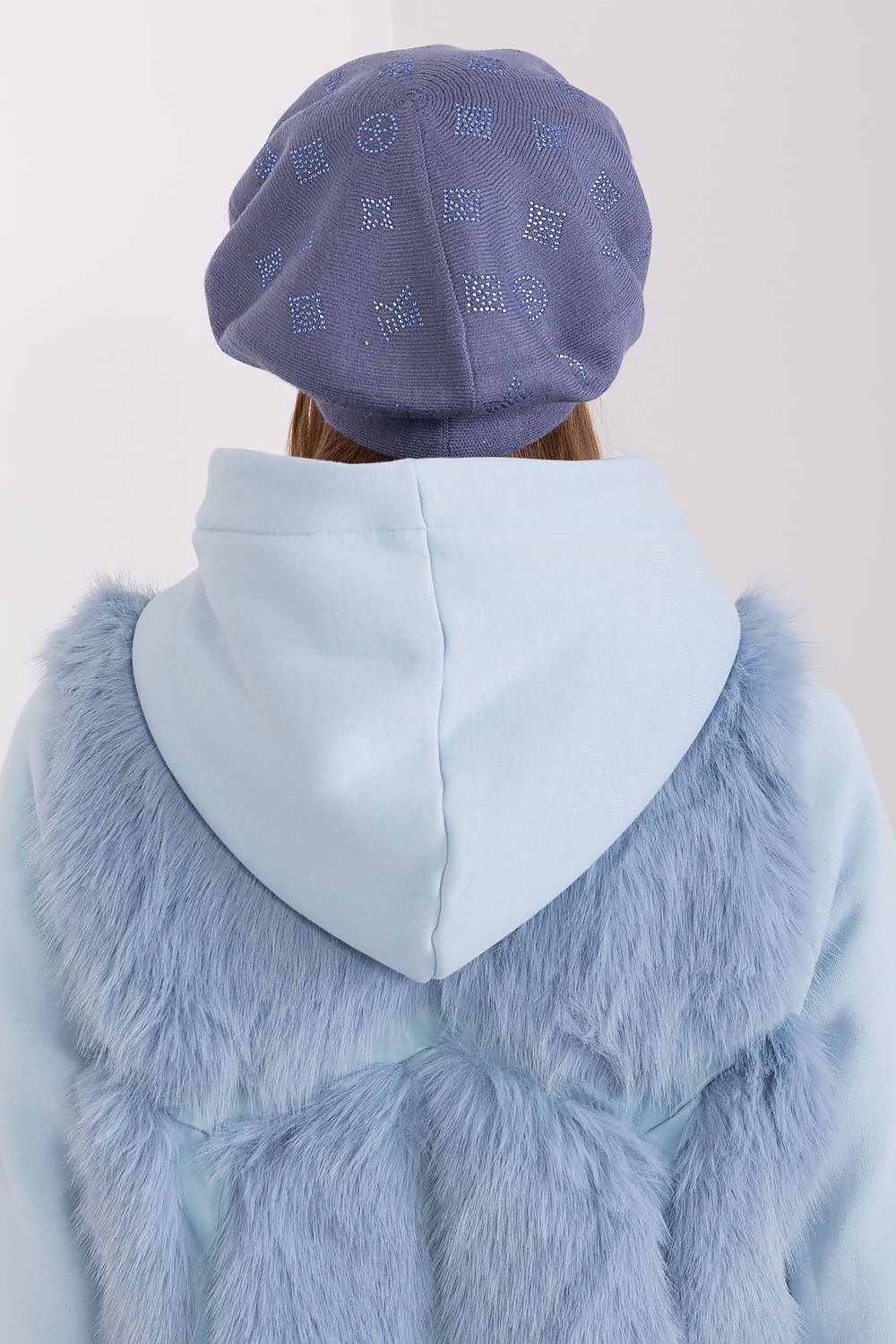 Oppdag vårt utvalg av stilfulle  Beret- AT til dame i ulike størrelser og kvalitetsmaterialer – perfekte til jobb; fritid og alle dager. Rask levering og gode priser hos MS Stylehaven. se mer!