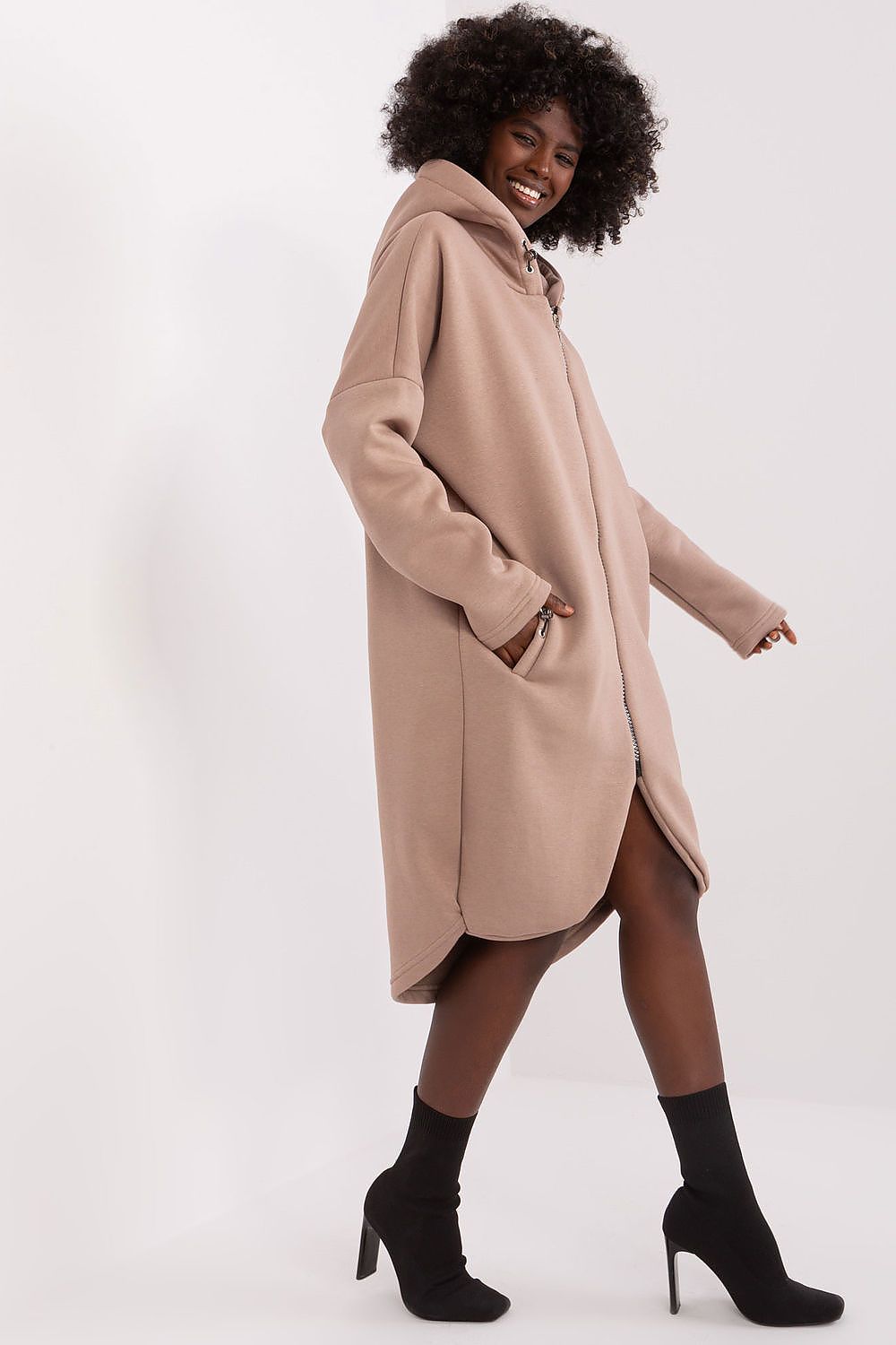 Oppdag vårt utvalg av stilfulle Brun Genser - Relevans til dame i ulike størrelser og kvalitetsmaterialer – perfekte til jobb; fritid og alle dager. Rask levering og gode priser hos MS Stylehaven. se mer!