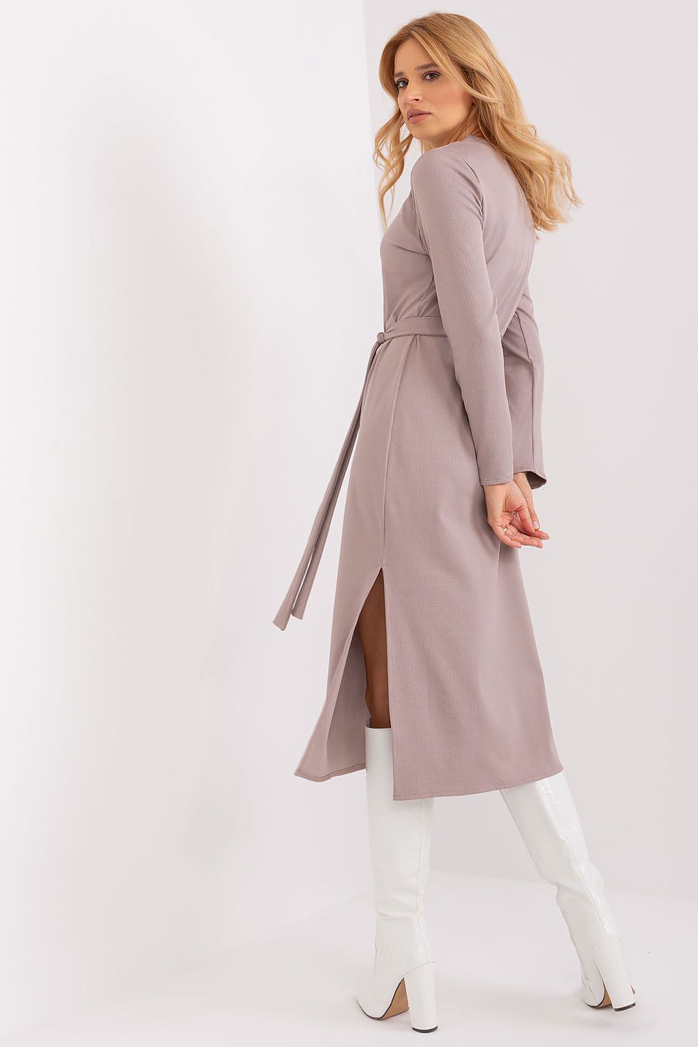 Vår Hverdagsdress – Lakerta til dame fra MS StyleHaven, laget av Bomull; polyester; Elastan-1, farge beige, størrelse L/XL, med long ermer, perfekt til casual; dress