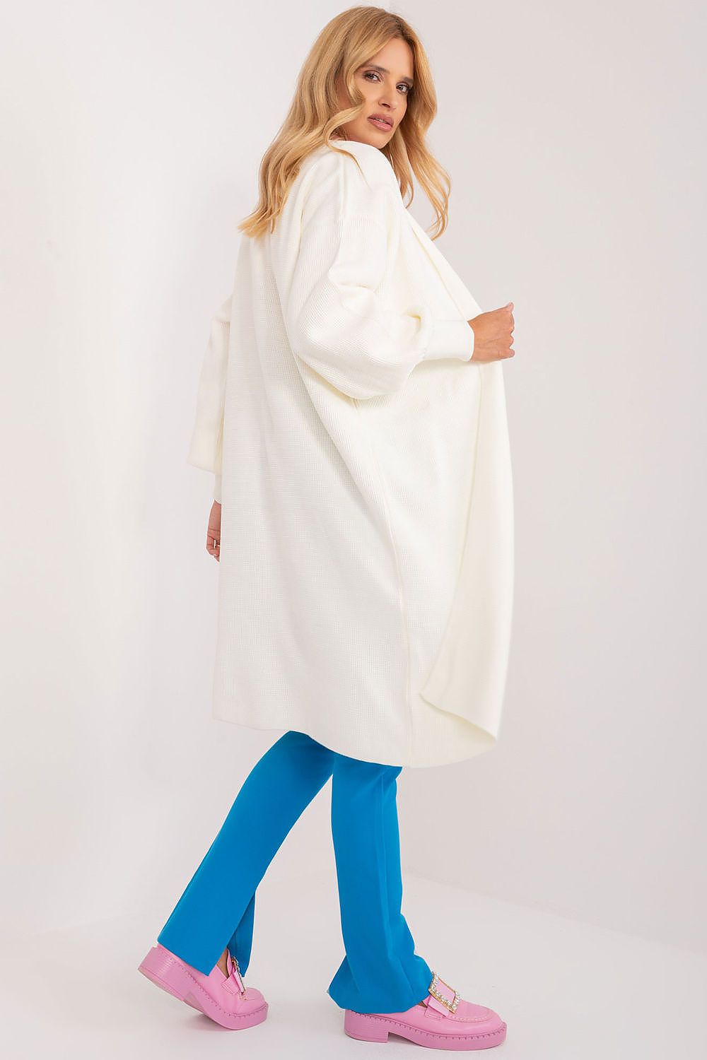 Oppdag vårt utvalg av stilfulle  Cardigan Badu til dame i ulike størrelser og kvalitetsmaterialer – perfekte til jobb; fritid og alle dager. Rask levering og gode priser hos MS Stylehaven. se mer!