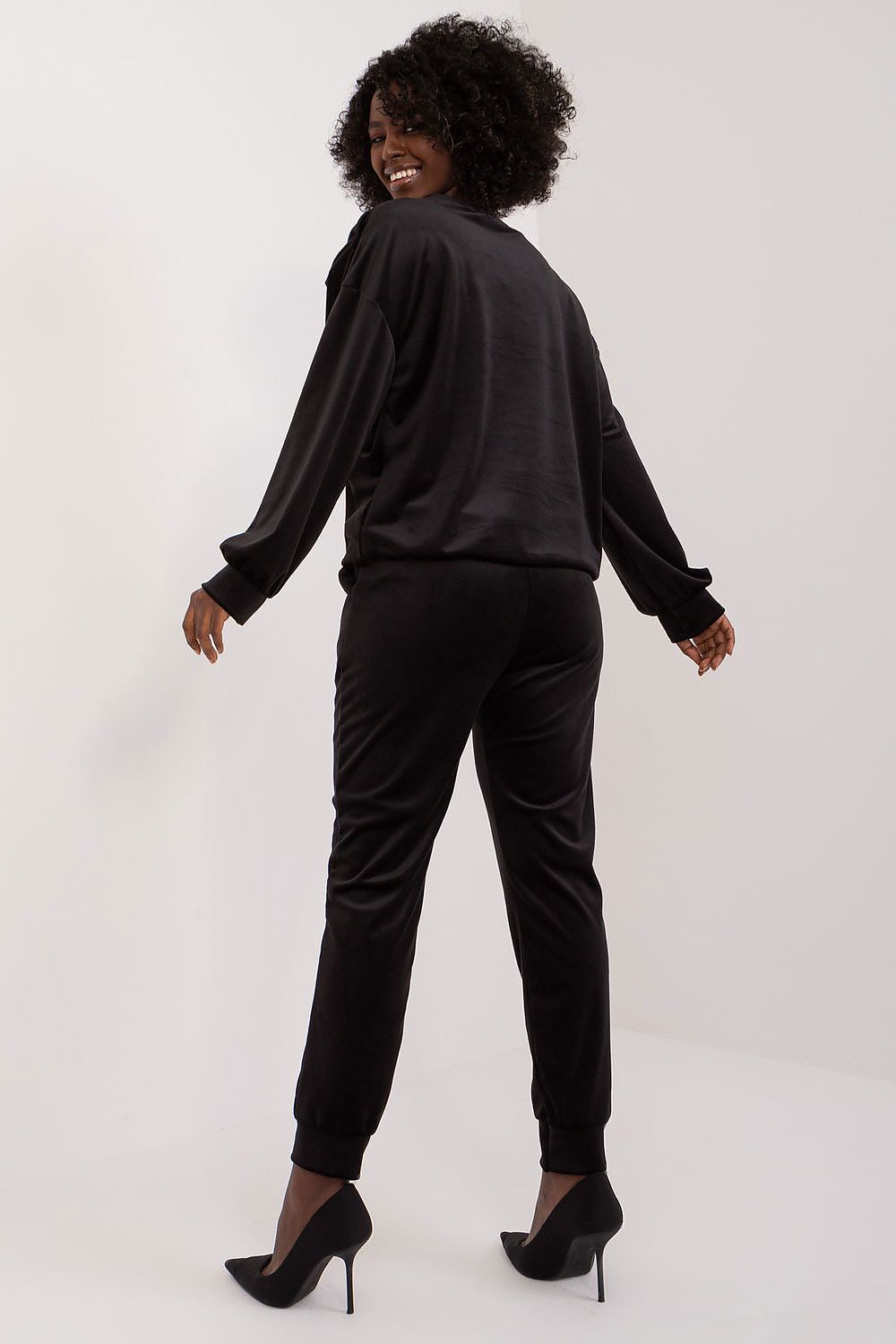 Oppdag vårt utvalg av stilfulle  Sett Italia Moda til dame i ulike størrelser og kvalitetsmaterialer – perfekte til jobb, fritid og alle dager. Rask levering og gode priser hos MS Stylehaven. se mer!