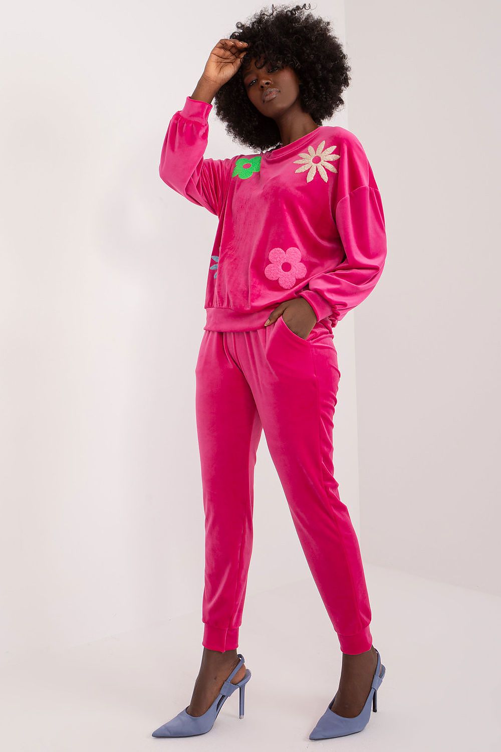 Oppdag vårt utvalg av stilfulle  Sett Italia Moda til dame i ulike størrelser og kvalitetsmaterialer – perfekte til jobb, fritid og alle dager. Rask levering og gode priser hos MS Stylehaven. se mer!