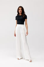 Elsa Satin Wide-Leg Pants by Roco Fashion fra MS StyleHaven, størrelse 40, med short, bukselengde long, kjolelengde mini, kjolestil wrap; a-line