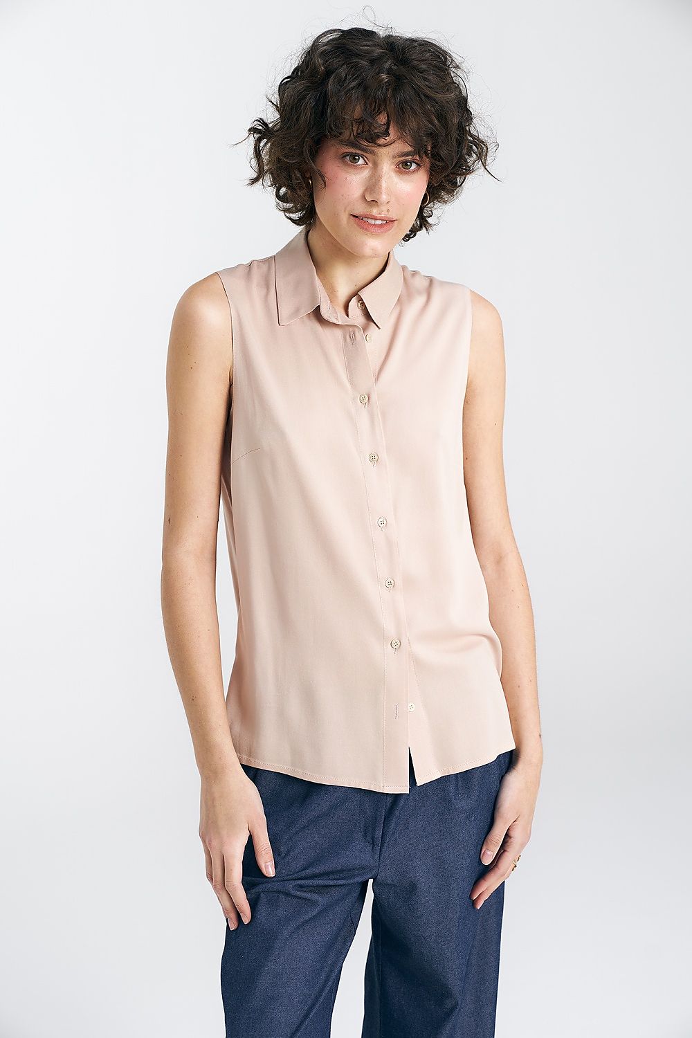 Skjorte Nife til dame fra MS StyleHaven, laget av Viskose, farge beige, størrelse 44, med long ermer, perfekt til casual; dress