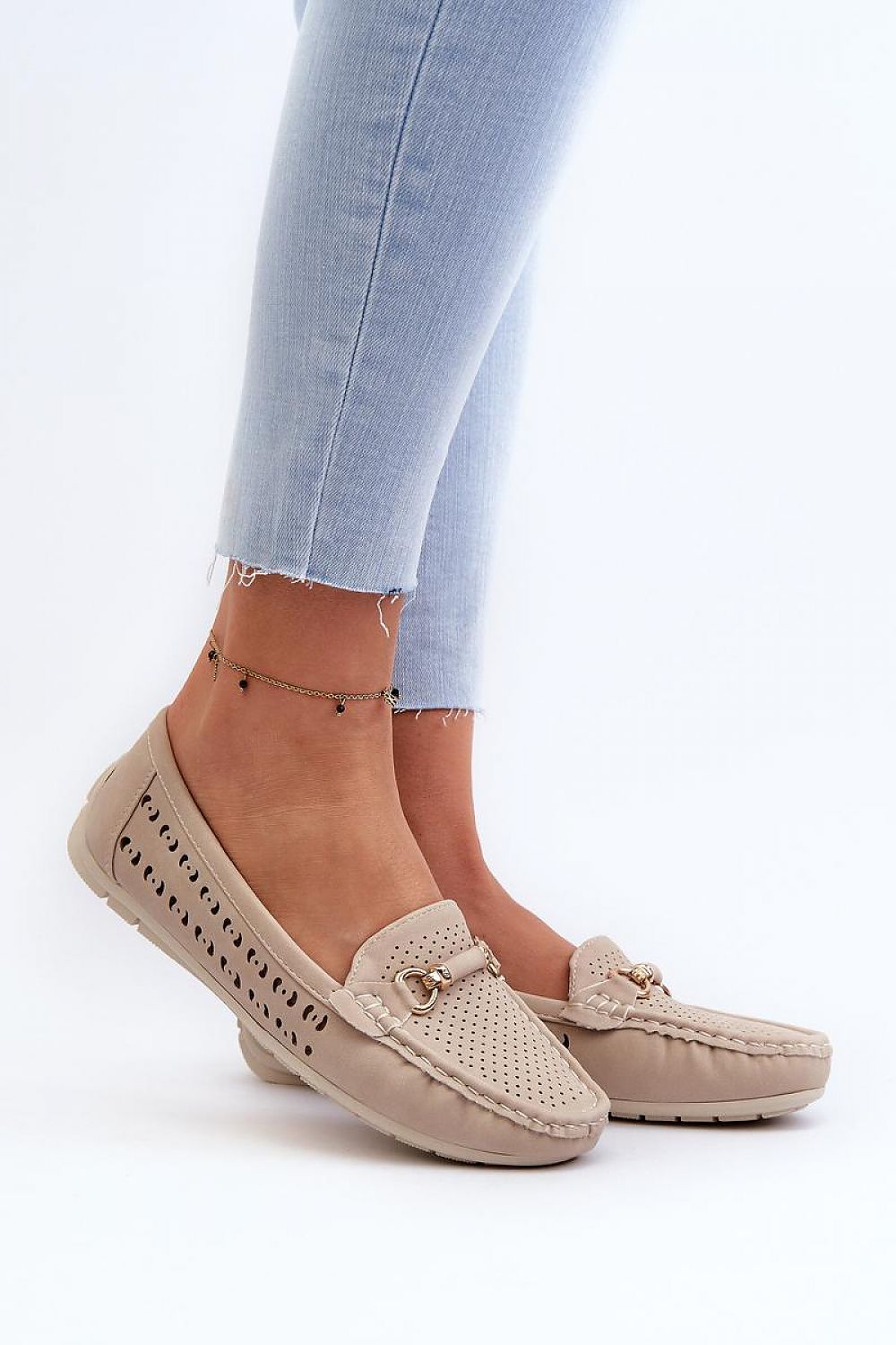 Mocassin Step in Style til dame fra MS StyleHaven, laget av polyester, med detaljer i faux-leather, farge beige, størrelse 36, med 45720 ermer, hælhøyde low; flat, skostørrelse 36; 37; 38; 39; 40; 41, perfekt til casual; dress