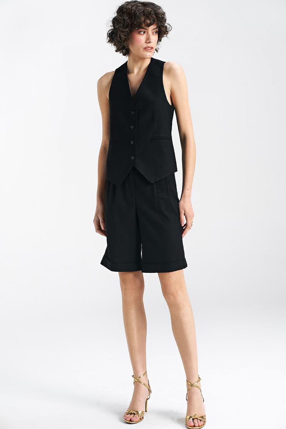 Oppdag vårt utvalg av stilfulle Blå Vest Nife til dame i ulike størrelser og kvalitetsmaterialer – perfekte til jobb, fritid og alle dager. Rask levering og gode priser hos MS Stylehaven. se mer!