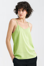 Oppdag vårt utvalg av stilfulle Grønn T-skjorte Nife til dame i ulike størrelser og kvalitetsmaterialer – perfekte til jobb, fritid og alle dager. Rask levering og gode priser hos MS Stylehaven. se mer!