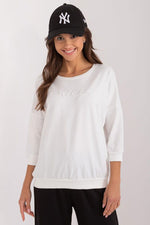 Oppdag vårt utvalg av stilfulle Beige Genser - Relevance til dame i ulike størrelser og kvalitetsmaterialer – perfekte til jobb, fritid og alle dager. Rask levering og gode priser hos MS Stylehaven. se mer!