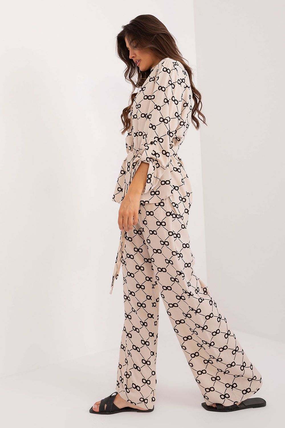 Lakerta Casual skjorte og bukser i bomull til dame fra MS StyleHaven, laget av Bomull, farge beige 2, størrelse S/M, med short ermer, perfekt til casual; dress