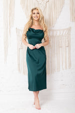 Sanda Nattkjole fra Kalimo til dame fra MS StyleHaven, laget av Sateng; polyester; Elastan, farge beige, størrelse M, med sleeveless; strapless ermer, perfekt til casual; dress