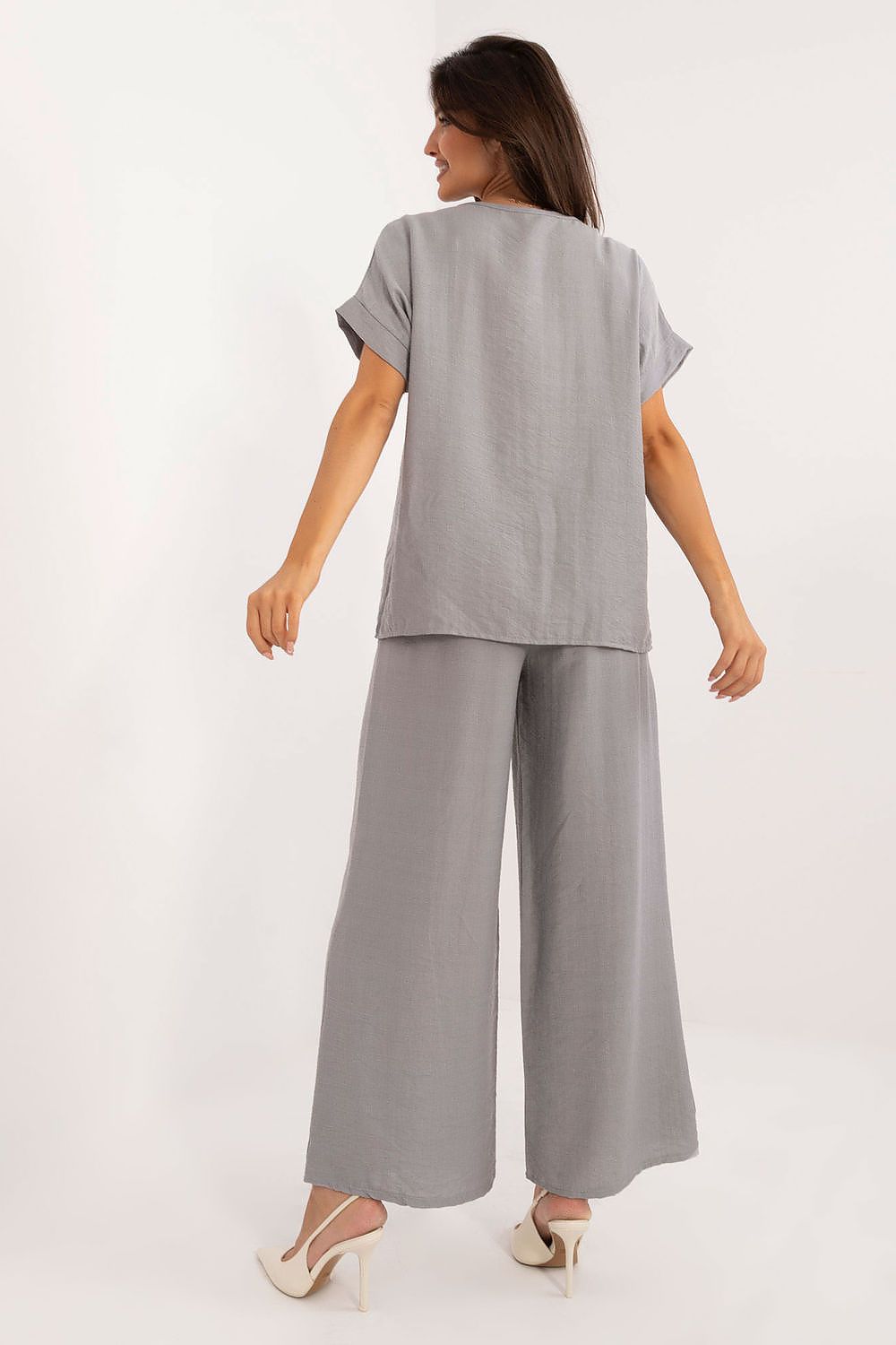 Oppdag vårt utvalg av stilfulle  Sett Italia Moda til dame i ulike størrelser og kvalitetsmaterialer – perfekte til jobb, fritid og alle dager. Rask levering og gode priser hos MS Stylehaven. se mer!