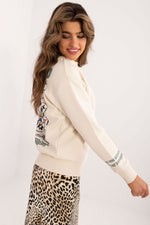 Oppdag vårt utvalg av stilfulle Beige Genser-undernivå til dame i ulike størrelser og kvalitetsmaterialer – perfekte til jobb; fritid og alle dager. Rask levering og gode priser hos MS Stylehaven. se mer!