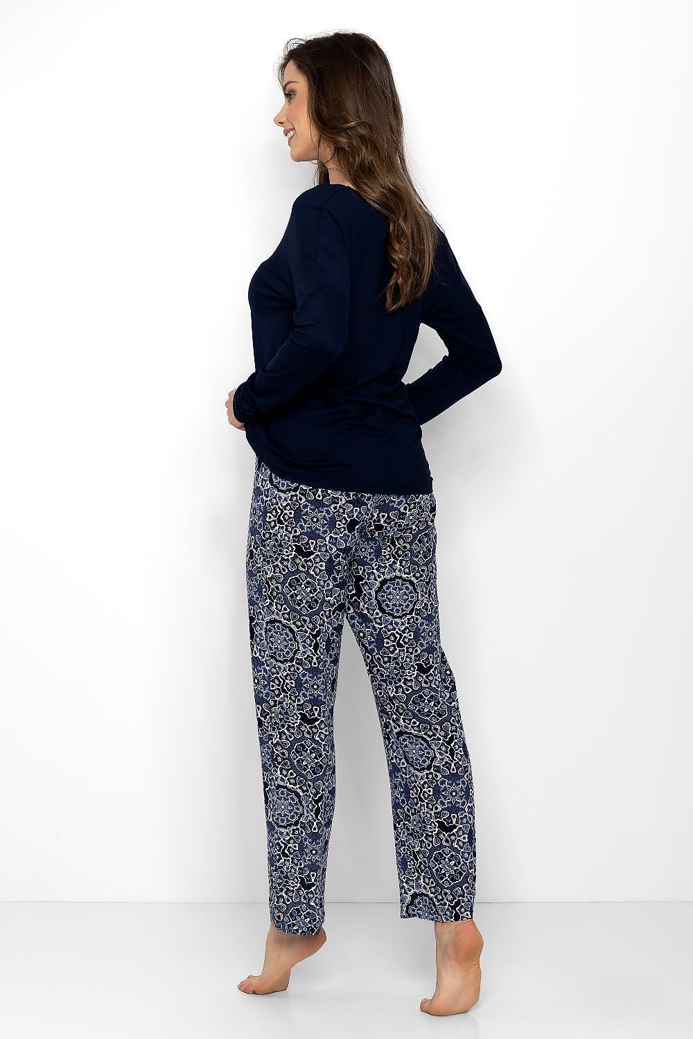 Pyjamas Momenti Per Me til dame fra MS StyleHaven, laget av Viskose, farge Marineblå, størrelse M, med long ermer, perfekt til casual; dress
