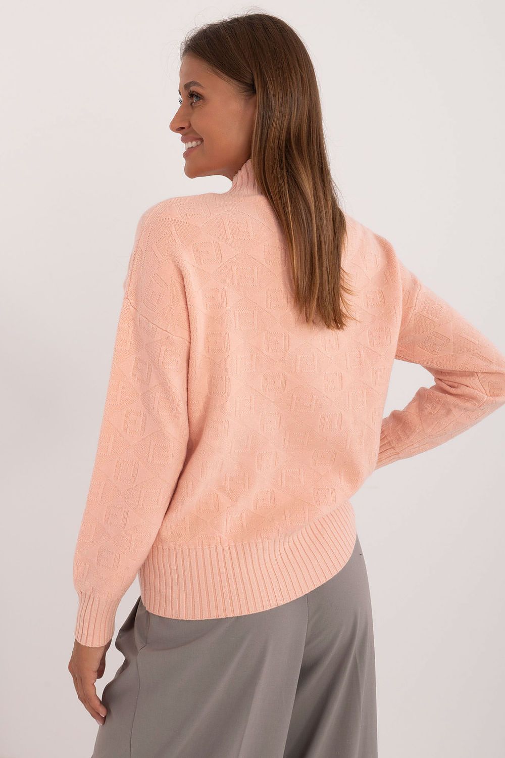 Oppdag vårt utvalg av stilfulle Beige Jumper - AT til dame i ulike størrelser og kvalitetsmaterialer – perfekte til jobb; fritid og alle dager. Rask levering og gode priser hos MS Stylehaven. se mer!