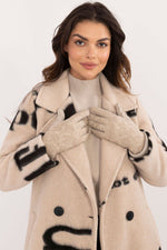 Oppdag vårt utvalg av stilfulle Svart Hansker - AT til dame i ulike størrelser og kvalitetsmaterialer – perfekte til jobb; fritid og alle dager. Rask levering og gode priser hos MS Stylehaven. se mer!