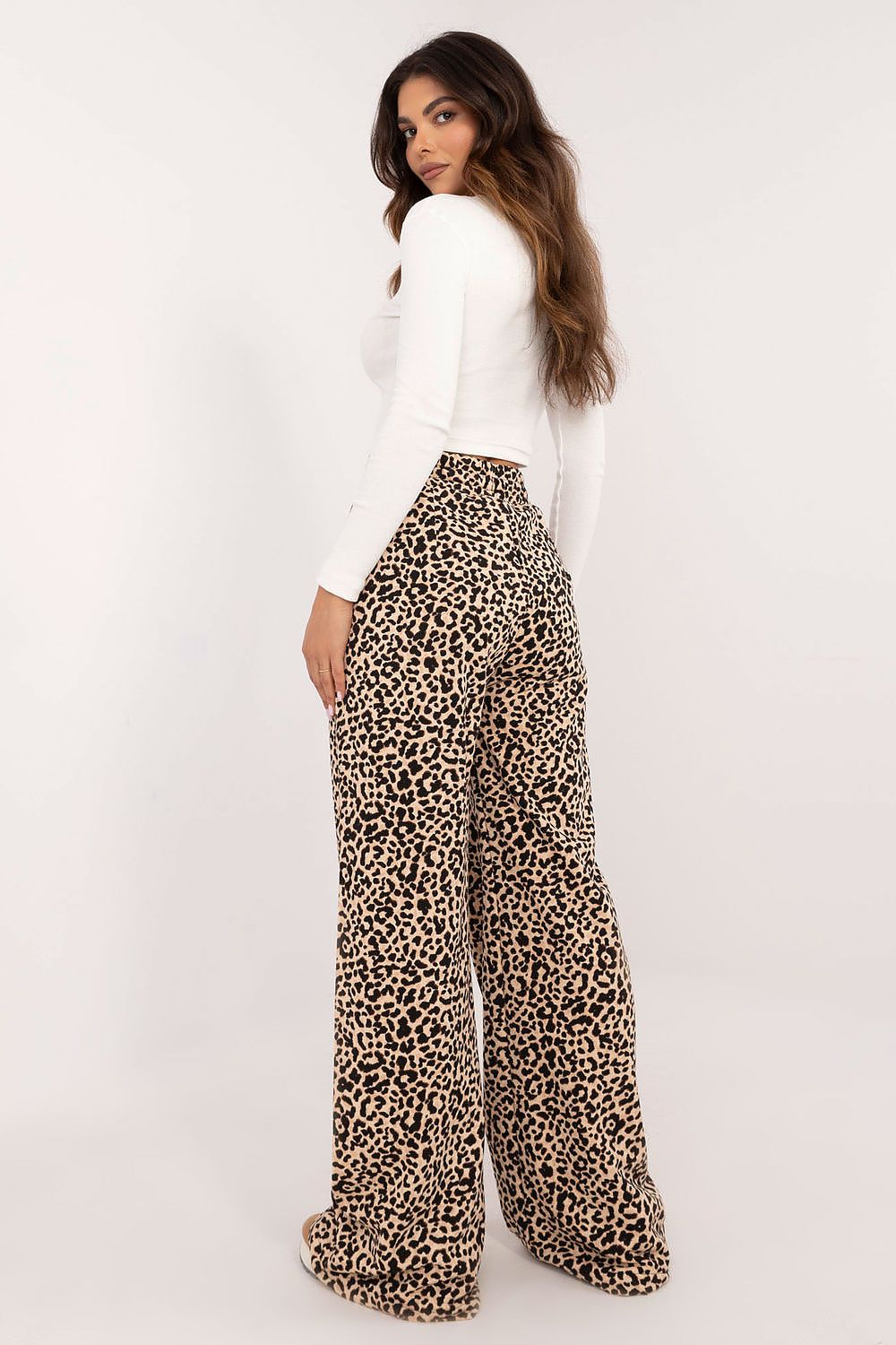 Casual Sett med Ribbestrikket Bluse og Dyremønstrede Bukser - FP til dame fra MS StyleHaven, størrelse one-size-fits-all, med long, kjolelengde knee, kjolestil sweater