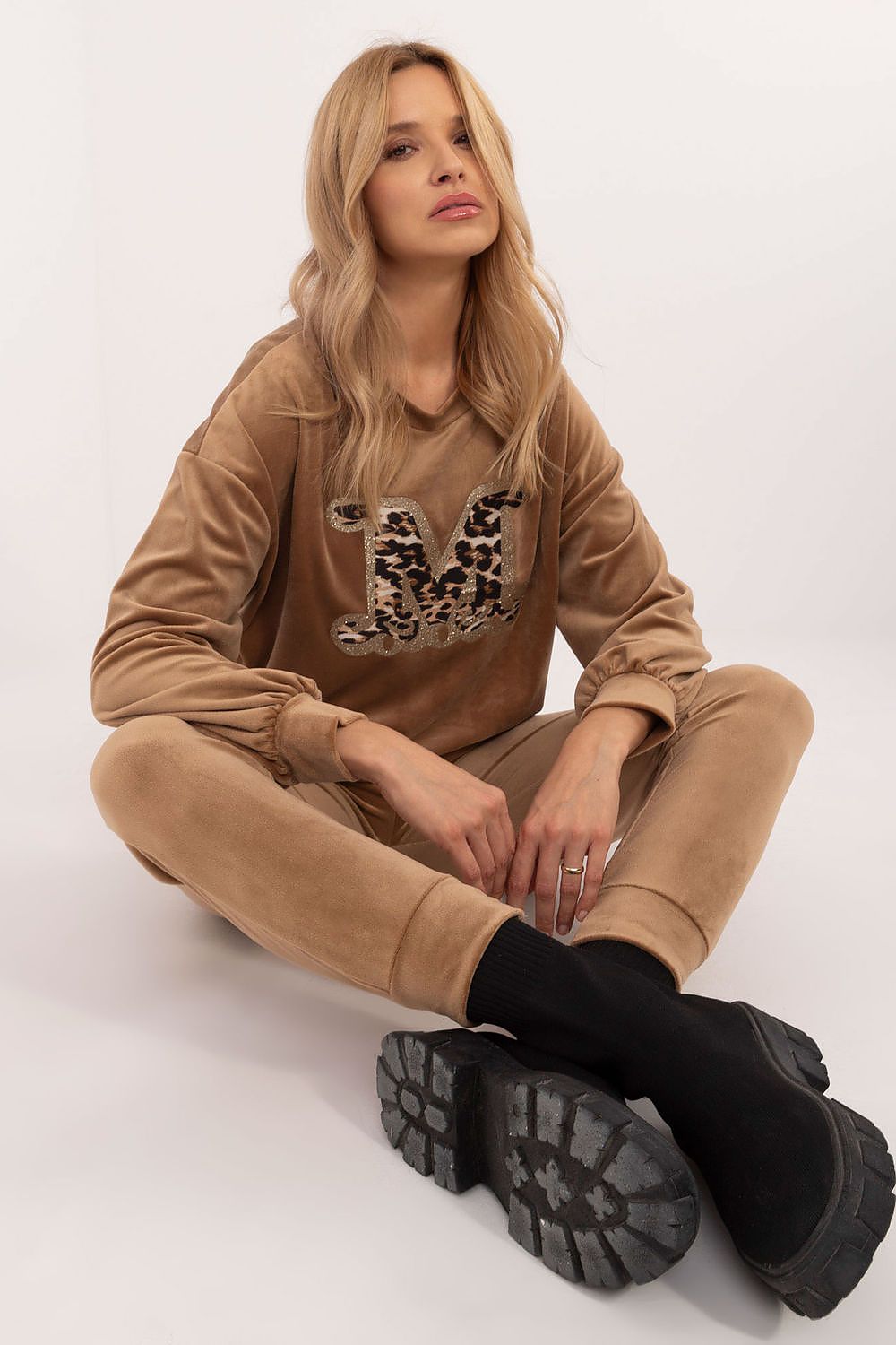 Oppdag vårt utvalg av stilfulle  Sett Italia Moda til dame i ulike størrelser og kvalitetsmaterialer – perfekte til jobb, fritid og alle dager. Rask levering og gode priser hos MS Stylehaven. se mer!