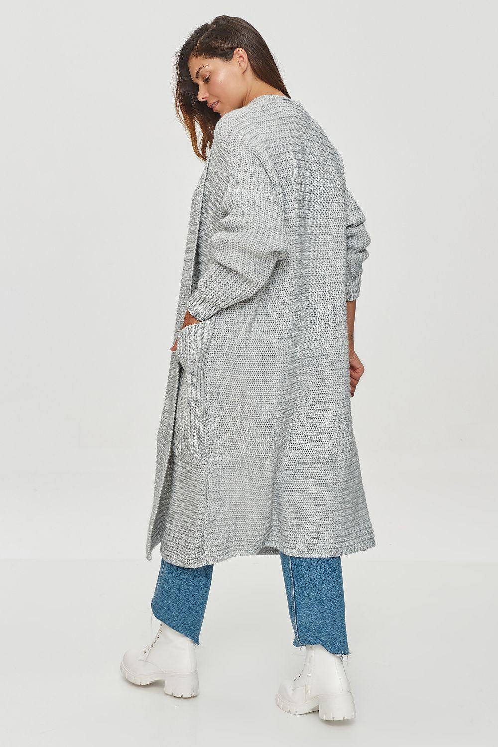 Oppdag vårt utvalg av stilfulle Brun Cardigan Makadamia til dame i ulike størrelser og kvalitetsmaterialer – perfekte til jobb, fritid og alle dager. Rask levering og gode priser hos MS Stylehaven. se mer!